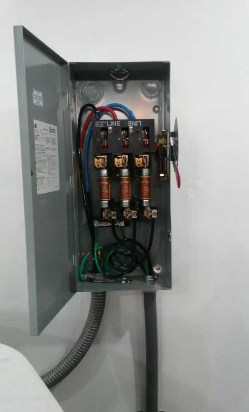 Three-phase disconnect switch installed for Smoke Detector Installation in East Windsor